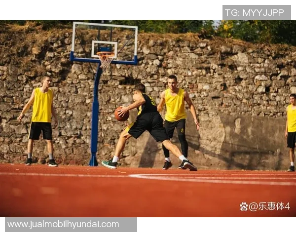 余嘉豪的成长之路与篮球梦想的追逐历程分享