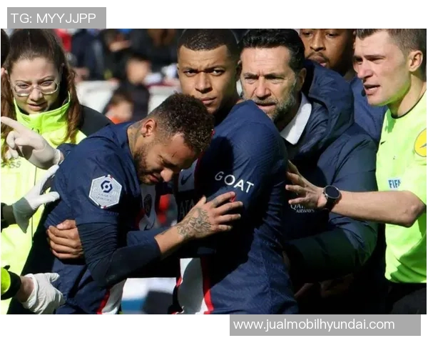 内马尔本赛季第五次受伤巴黎欧冠之路再添变数与挑战